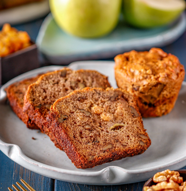 Green Apples & Walnuts Cake كيكة التفاح وعين الجمل - Image 2